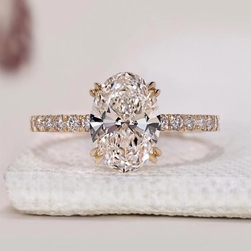 Custom lab-grown diamond rings in different shapes and precious-metal settings