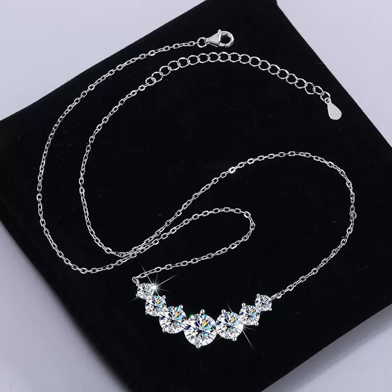 Graduated moissanite necklace